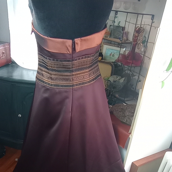 REDUCED! David's Bridal NWT Brown Strapless Sheath Brocade Bodice Copper Trim - Picture 6 of 16